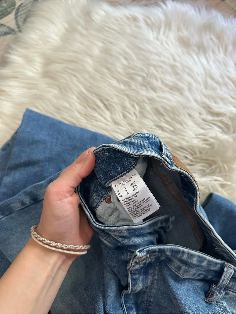 AMERICAN EAGLE Curvy Super High Rise Flare Jean